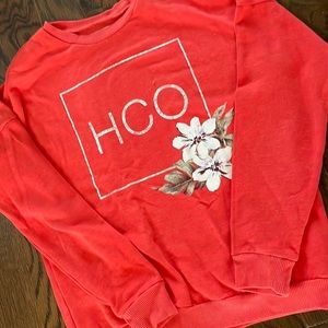 Hollister Women’s small salmon colored crew neck great condition could crop